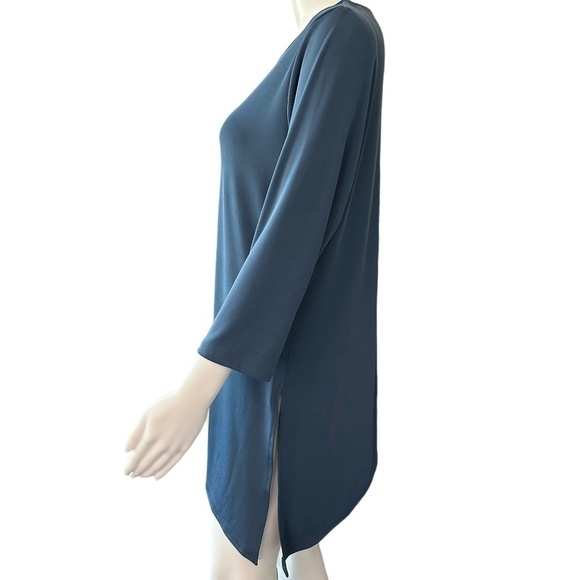 Easywear by Chico's Size 1/US 8/M Slinky Asymmetrical Work Travel Side slit Top - Picture 3 of 16